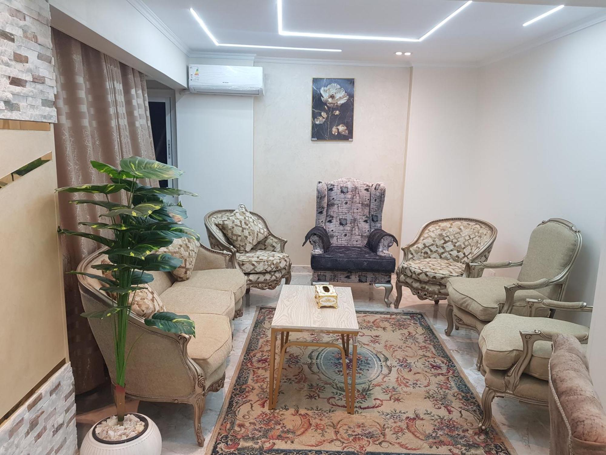 Sphinx Square, Mohandessin Apartment